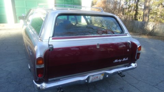 Illustration for article titled This is what happens when a 1971 Ford wagon is disguised as a Rolls Royce